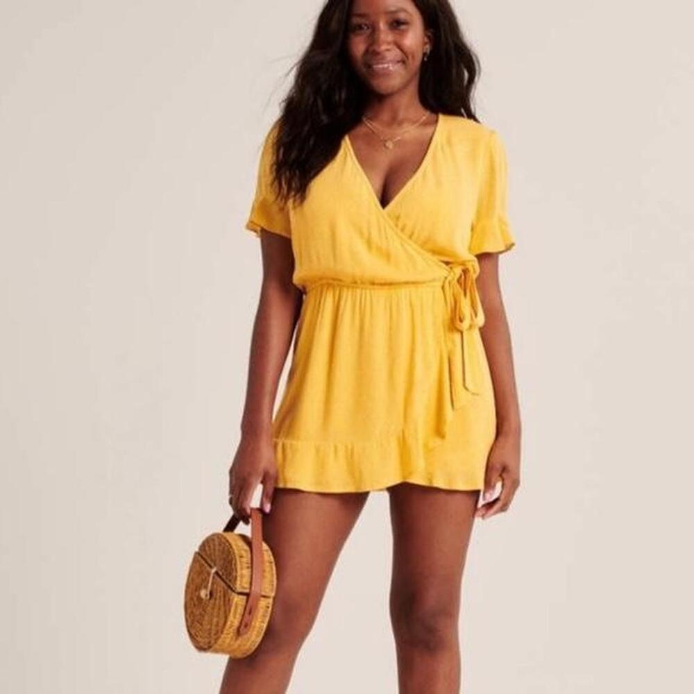 Abercrombie & Fitch Faux Wrap Romper Size Medium